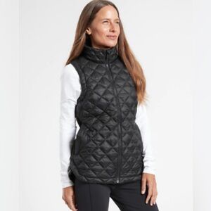 Athleta Womens Whisper Featherless Quilted Vest